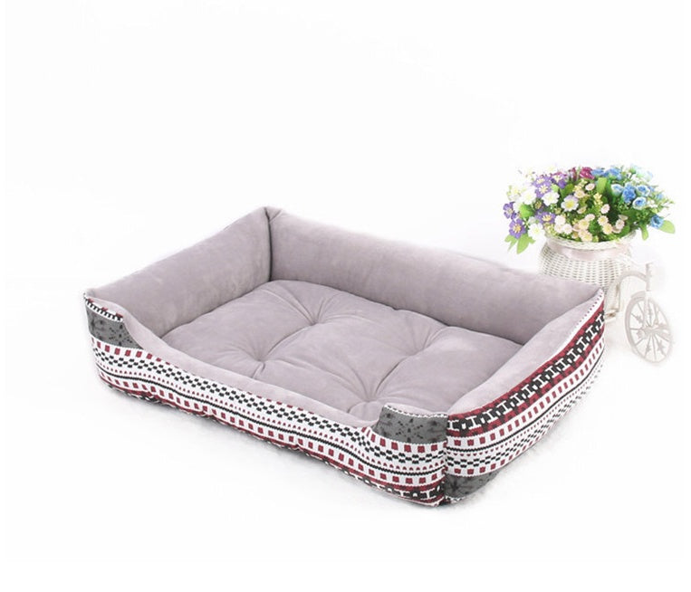 Cozy Teddy cat litter bed made of soft PP cotton in stylish colors, perfect for cats and dogs.